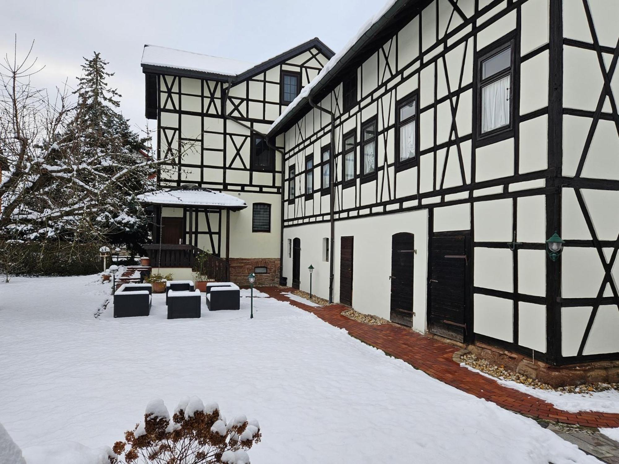 Apartments Am Saalebogen Mit Gartenterrasse, Grillkamin, Freie Parkplaetze Рудольштадт Экстерьер фото