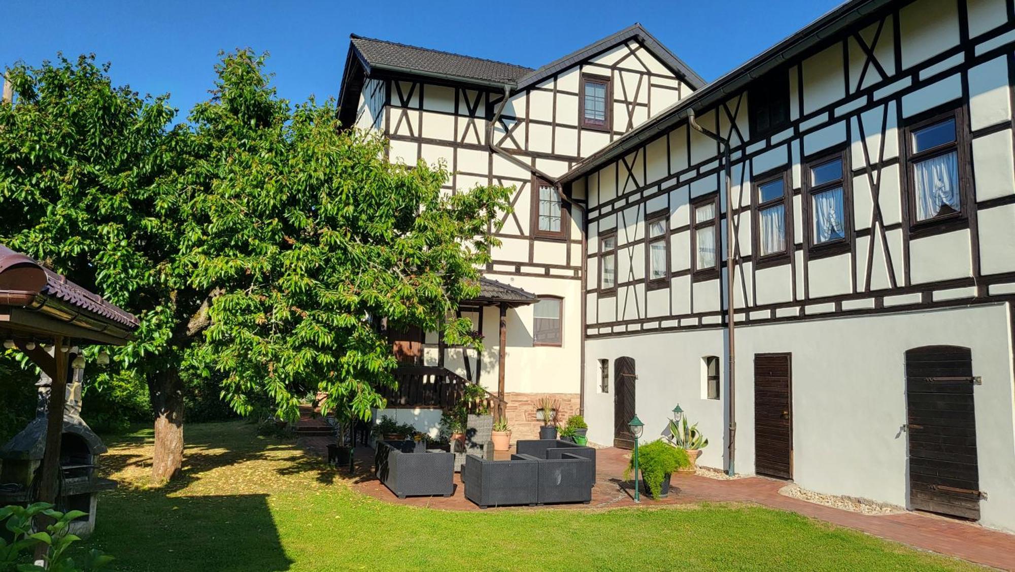 Apartments Am Saalebogen Mit Gartenterrasse, Grillkamin, Freie Parkplaetze Рудольштадт Экстерьер фото